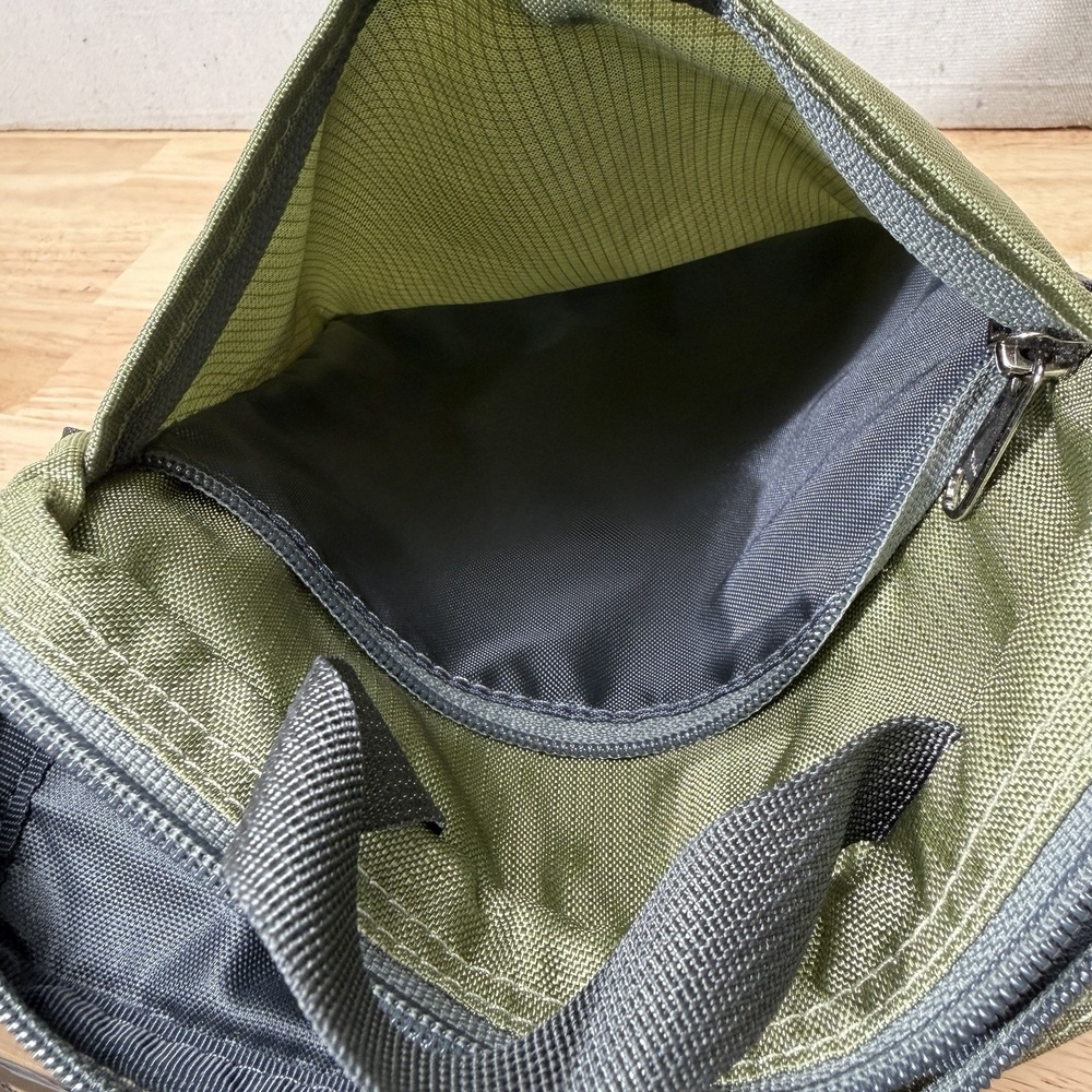 Eagle Creek Travel Crossbody Messenger Bag Green Organizer Passport Utility - Picture 11 of 13